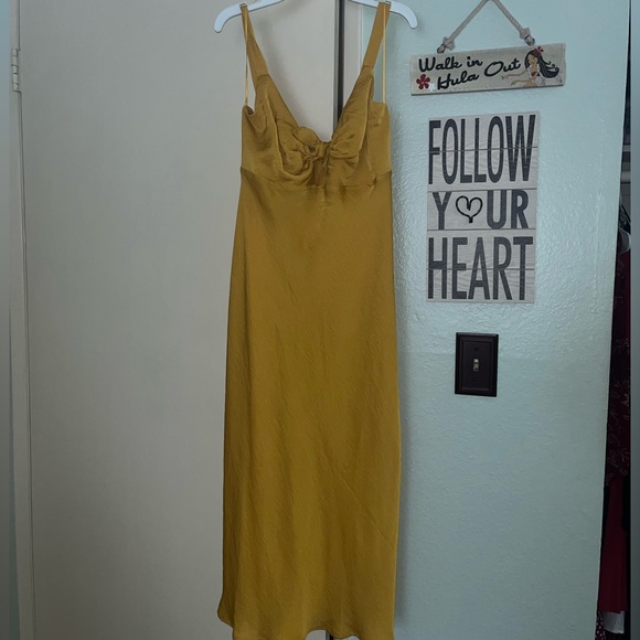 Francesca’s Golden Yellow Satin Midi Tie Front Slip Dress BNWT Size Small - Picture 6 of 6